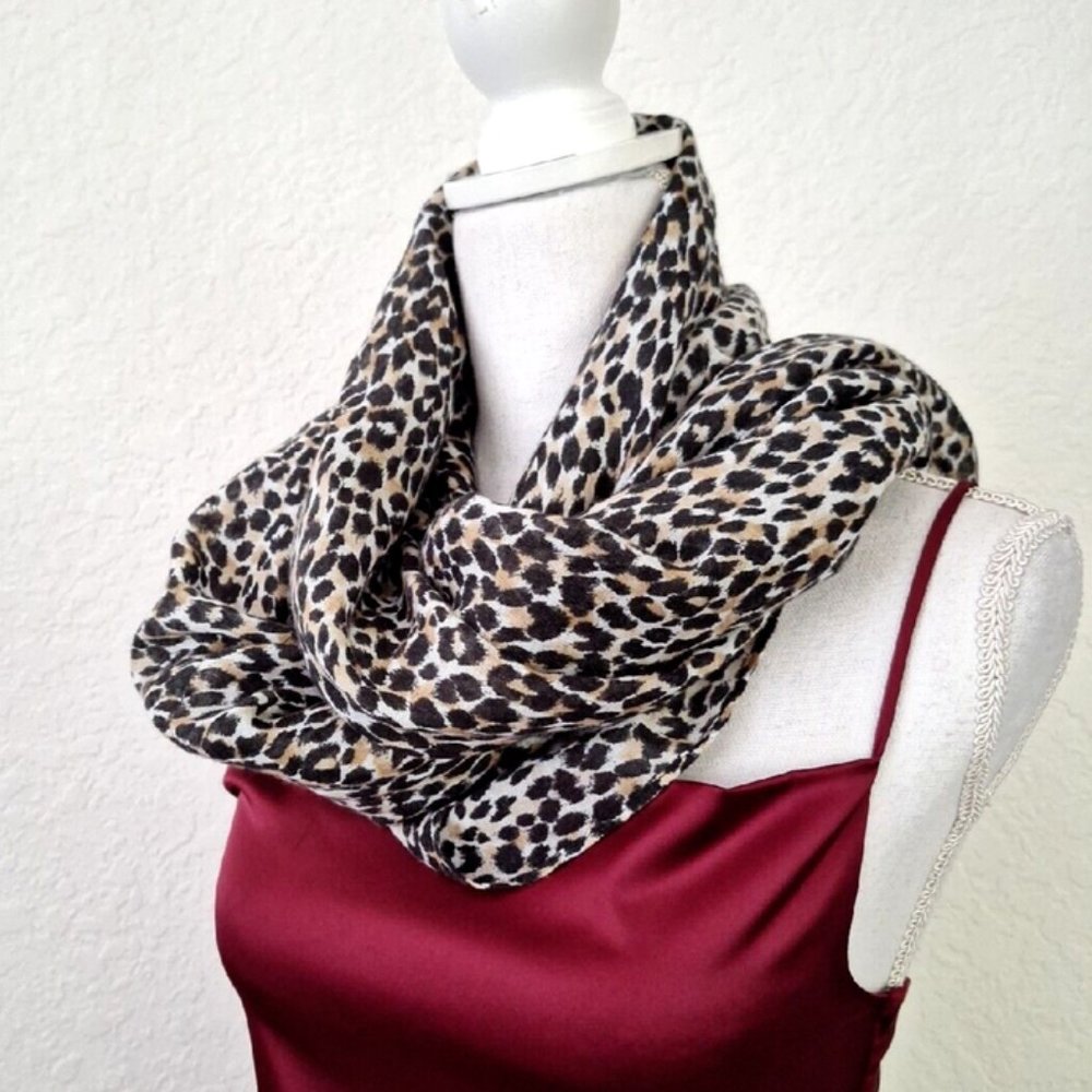 Old Navy Large Soft Scarf Animal Print NWOT